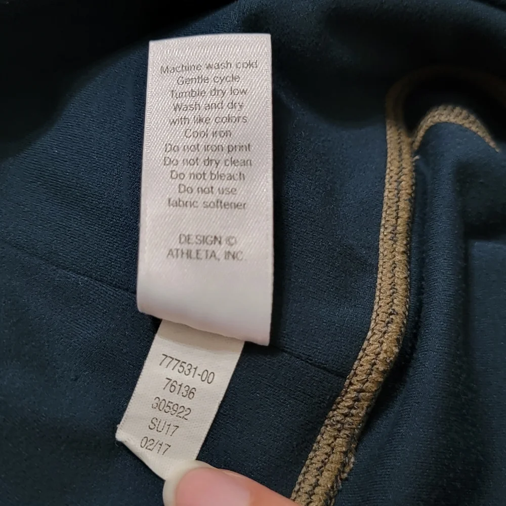 Athleta Capri Teal Mesh Bottom Leggings - Picture 12 of 13